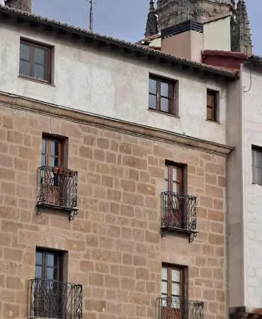 Domus Josefae-apartamentos Turísticos Puerta De Aníbal *